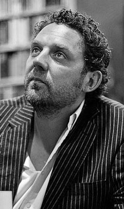 little b&amp;w author pic